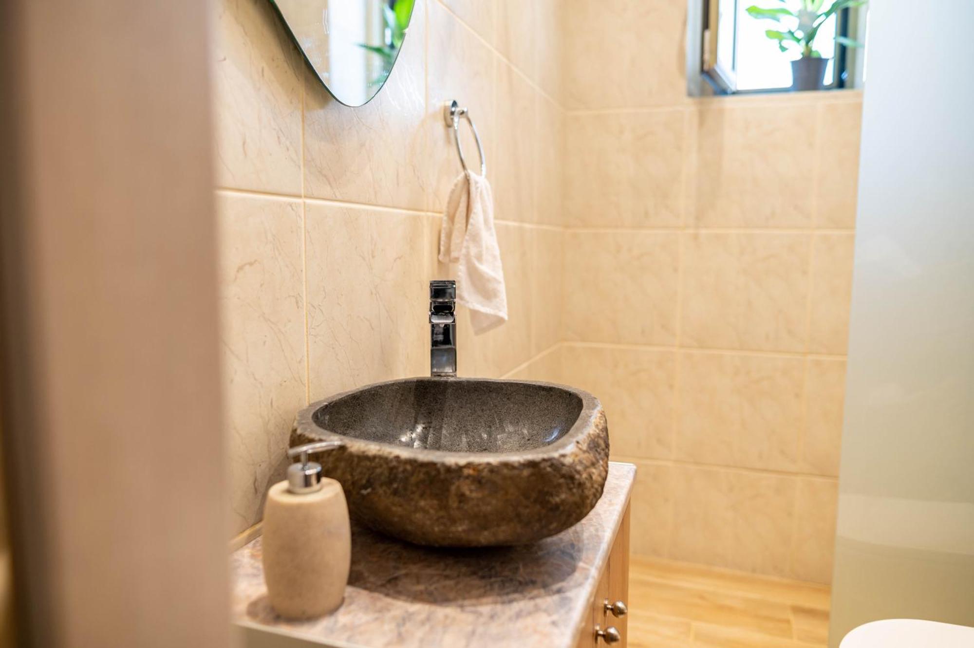 Kosnian City Suites B エクステリア 写真